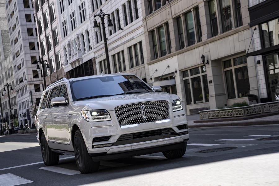  Lincoln Navigator L Monochromatic Package 2019 года  (фото 6 из 6)